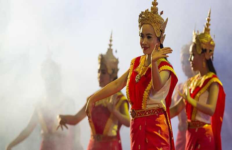 Se da el vigésimo encuentro de la Asociación de Naciones Sur-asiáticas. El presidente de Estados Unidos hace parte de la cumbre para configurar la visión de ASEAN para el 2025.