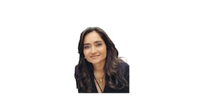 Ahí es donde la equidad cobra sentido. No se trata de otorgar privilegios ni de asumir debilidad, sino de reconocer que existen barreras distintas. La equidad consiste en nivelar el terreno para que la competencia sea realmente justa y esté basada en el talento, no en las condiciones de origen.