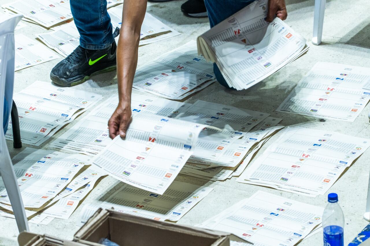 Conteo de Votos, Urnas, tarjetones