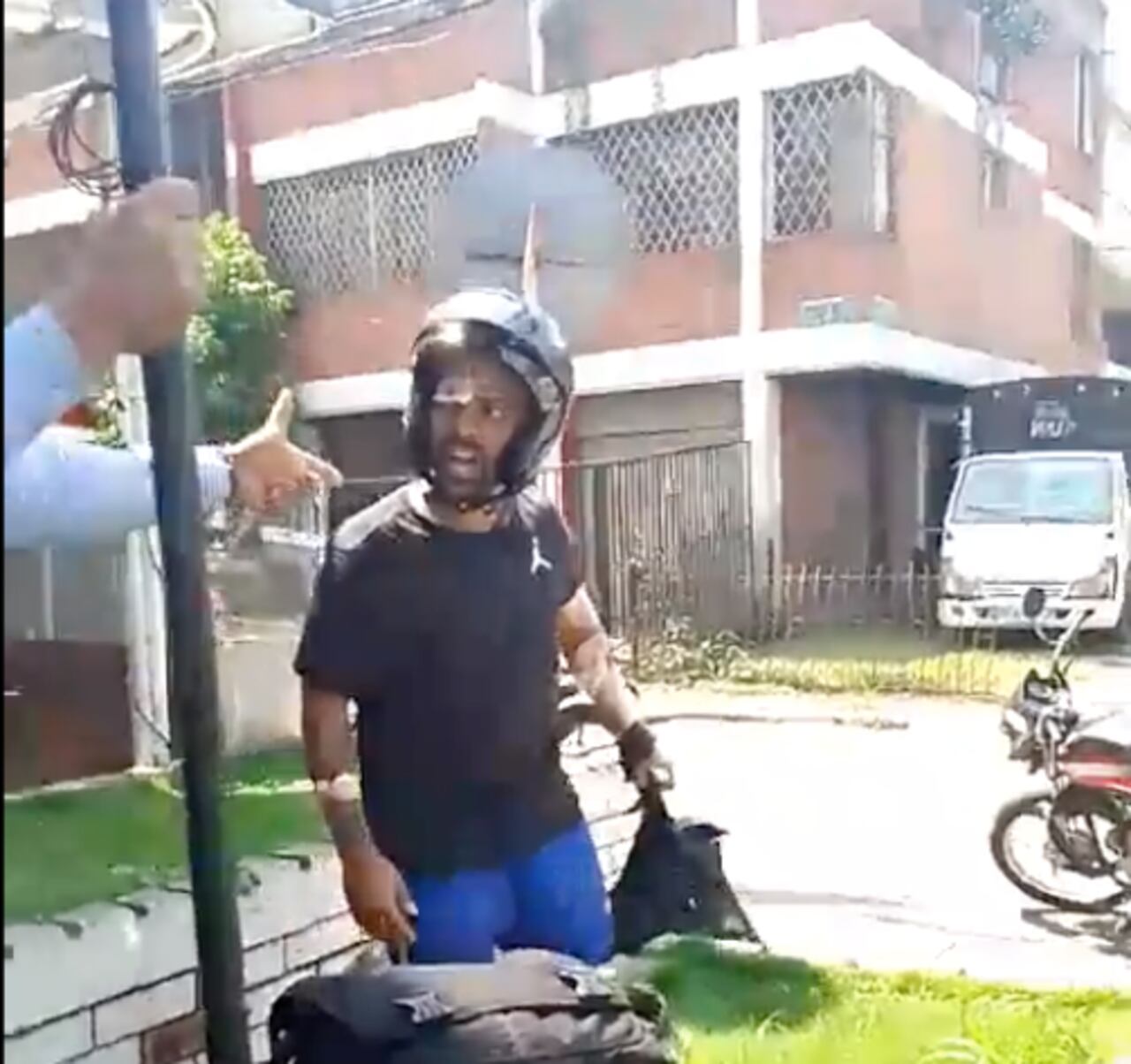 agente de tránsito cali