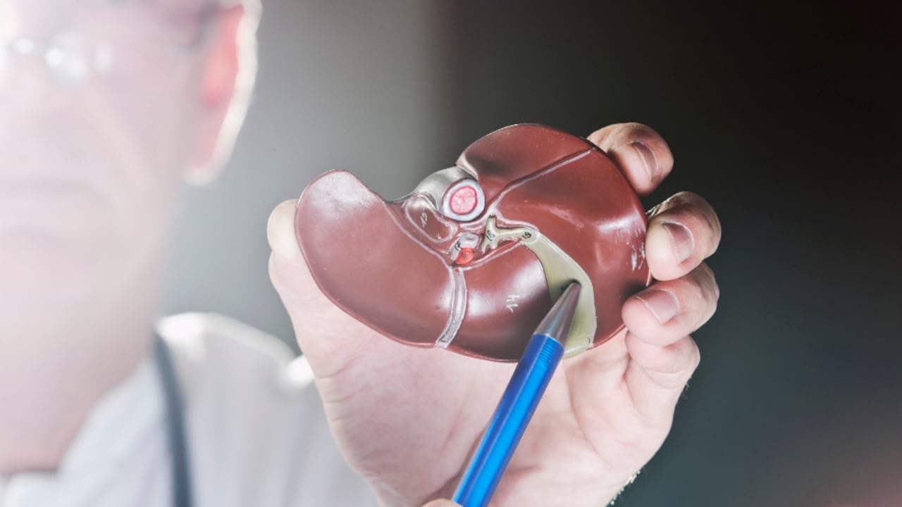 Por ahora no hay medicamentos aprobados que permitan tratar el problema.