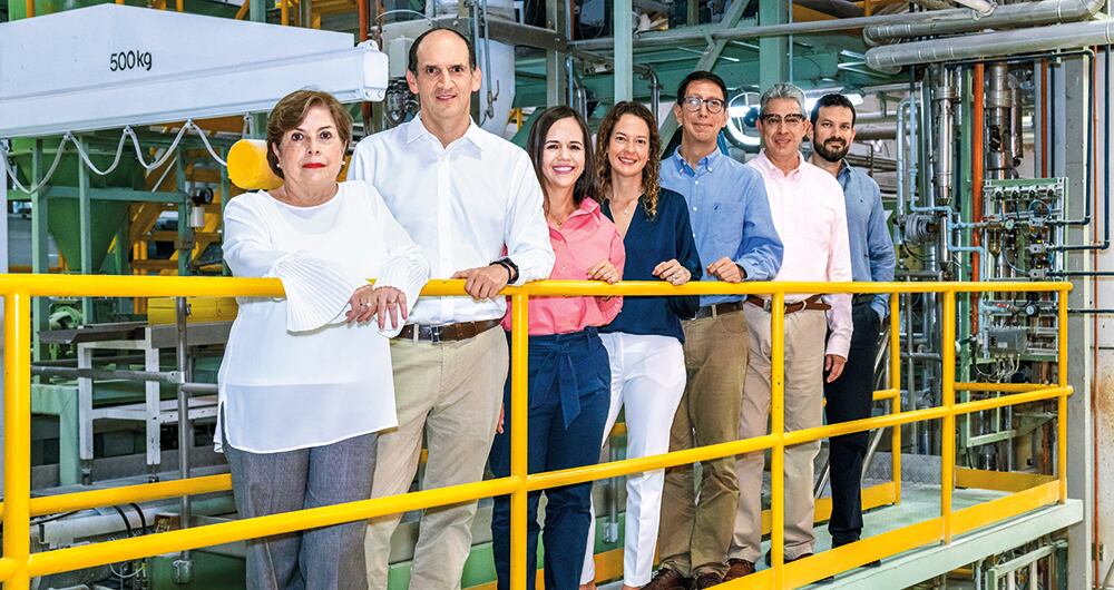 De izquierda a derecha:María Álix Orduz, asesora de la gerencia general; Juan Carlos Henao Ramos, gerente general; Paola Andrea Rozo, gerente comercial; Angélica Ospina, gerente de mercados y commodities portagraneles; Andrés Felipe Fuentes, gerente financiero y de contraloría; José Fernando Chacón, gerente de producción y proyectos, y Juan Felipe Reina, gerente de logística.