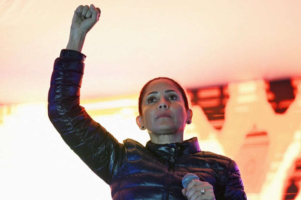 El presidente Daniel Noboa lideraba las elecciones presidenciales ecuatorianas del domingo, y los votantes parecían respaldar su estrategia de mano dura contra la violencia desenfrenada impulsada por los cárteles. (Foto de Luis ACOSTA / AFP)