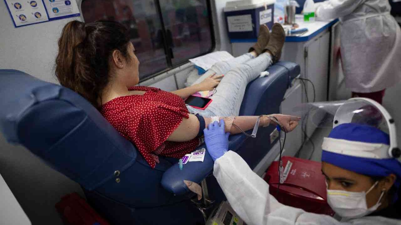 Donación de sangre cayó 20 % en América Latina el primer año de pandemia, según la OPS.