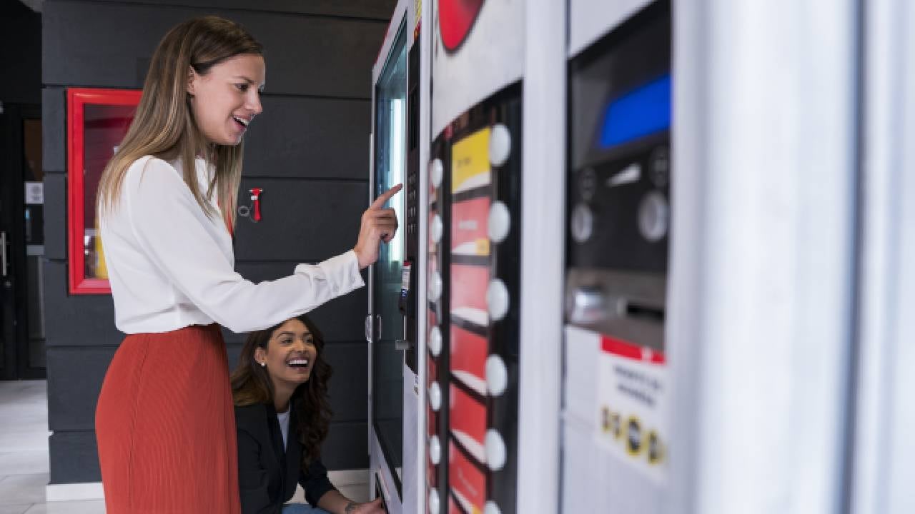 Los envases para empezar a contactar pareja tienen un valor de 3.000 yenes (imagen de referencia, no alude a la máquina en mención).