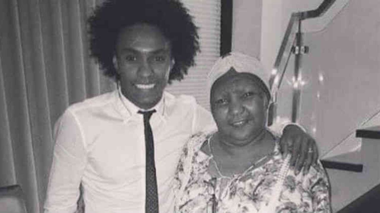 Willian Borges da Silva y su madre.