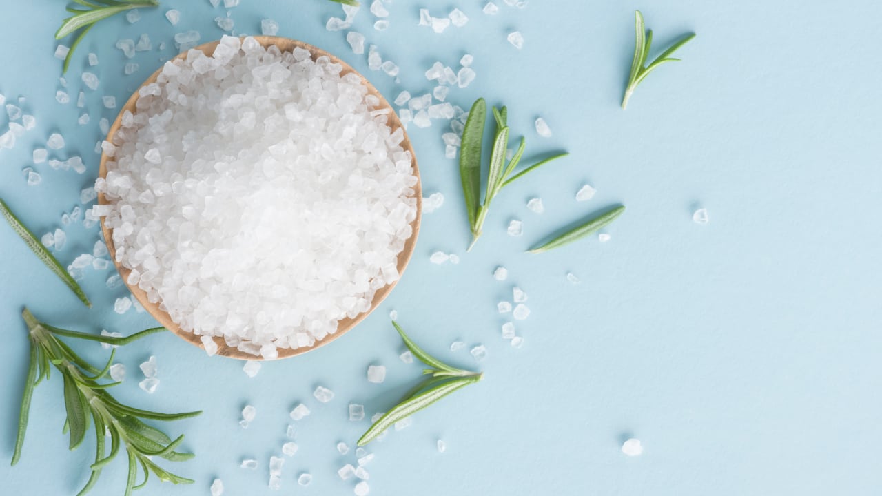 Romero con sal marina