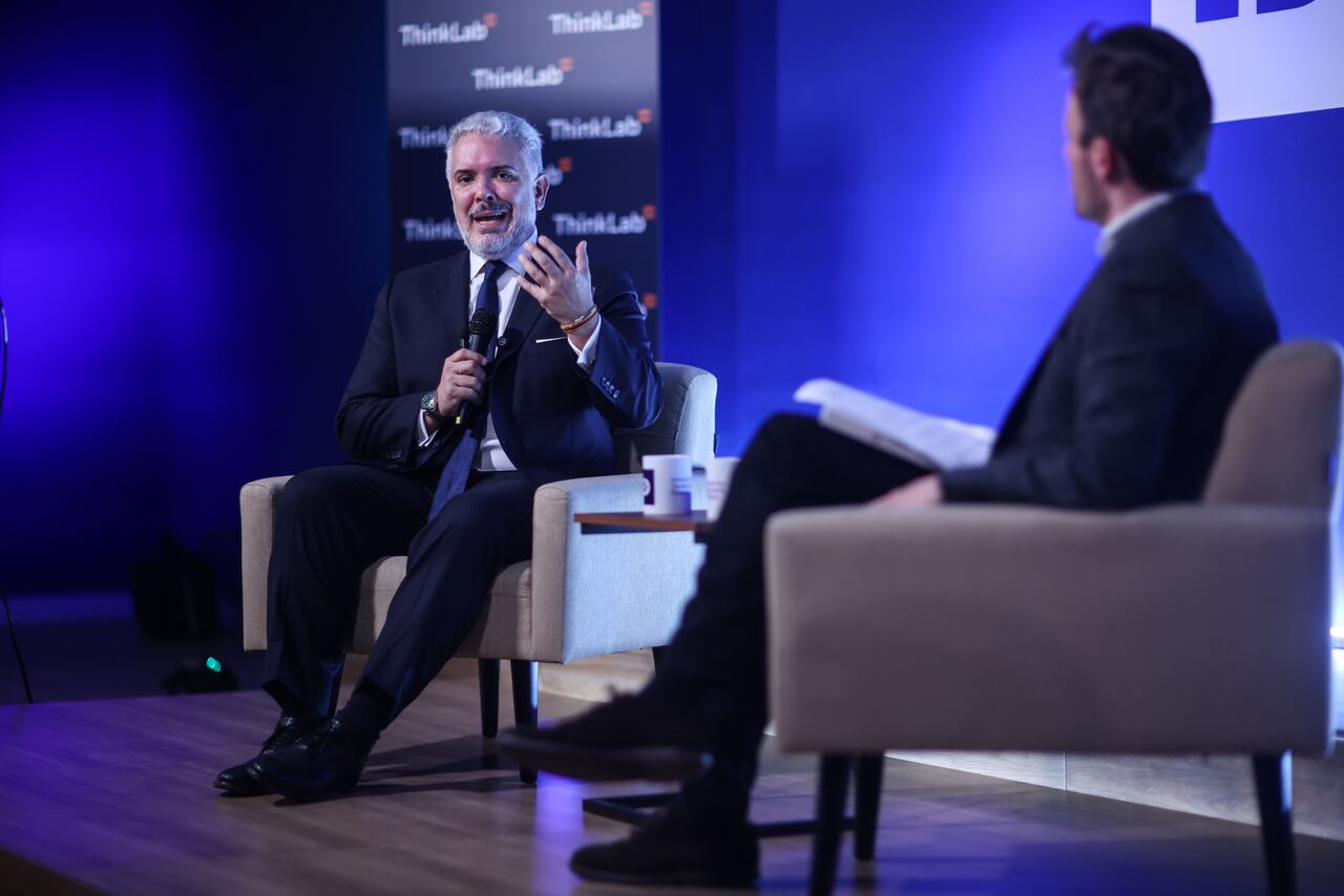 Bogotá. Julio 02 de 2025. El expresidente de Colombia , Iván Duque, presentó su más reciente libro, Fuerza y verdad: conversaciones en Oxford sobre el futuro del humanismo, en un conversatorio que se realizó en la Fundación Innovación para el Desarrollo.