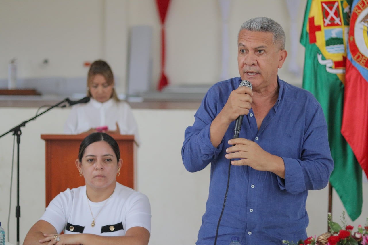 El alcalde de Miranda, Cauca, Walter Zúñiga Barona se comprometió a reforzar la inversión social en esta población para atender a las comunidades, especialmente a la población infantil