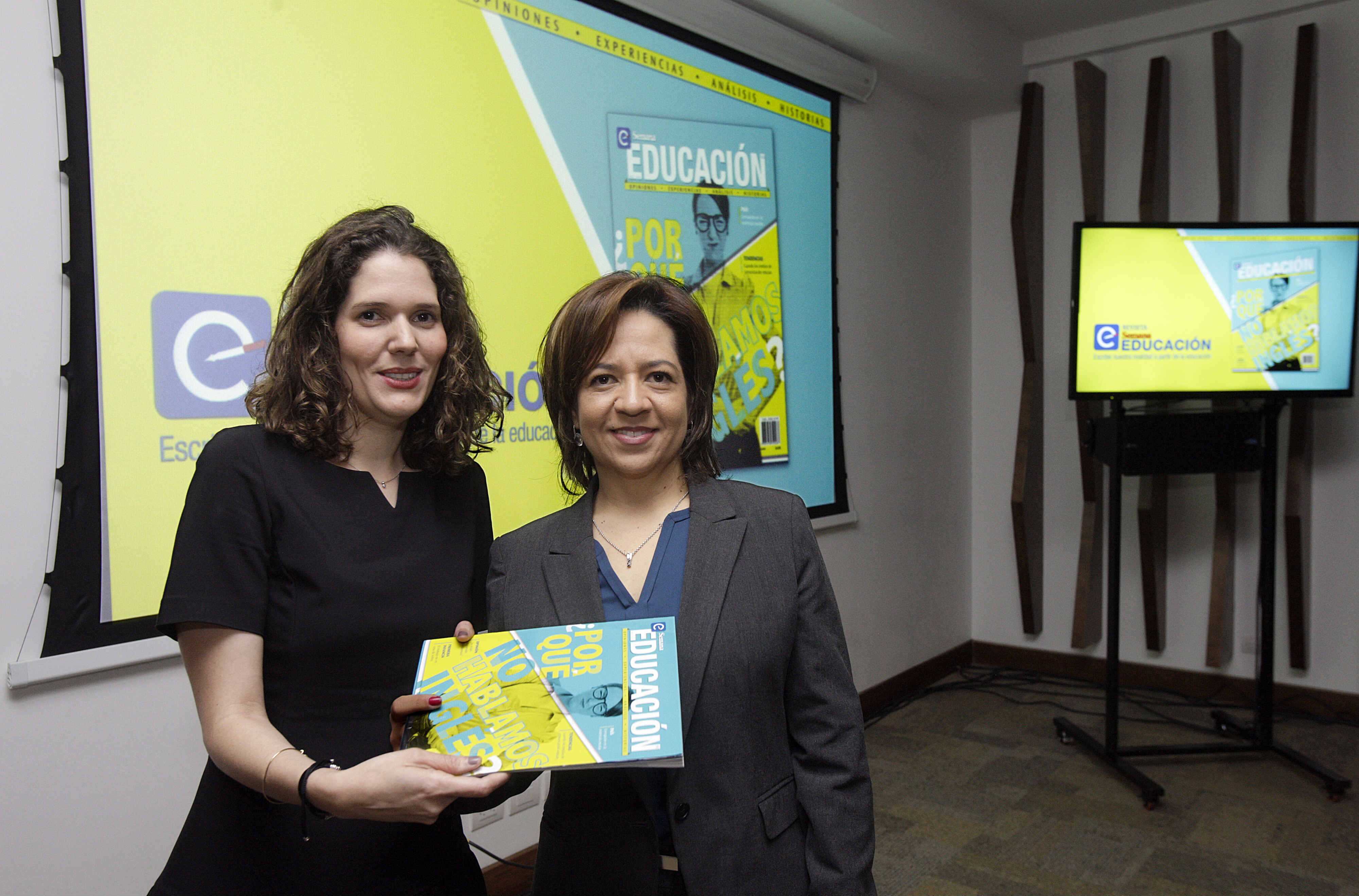 Andrea Escobar y Natalia Ariza, viceministra de educación superior.