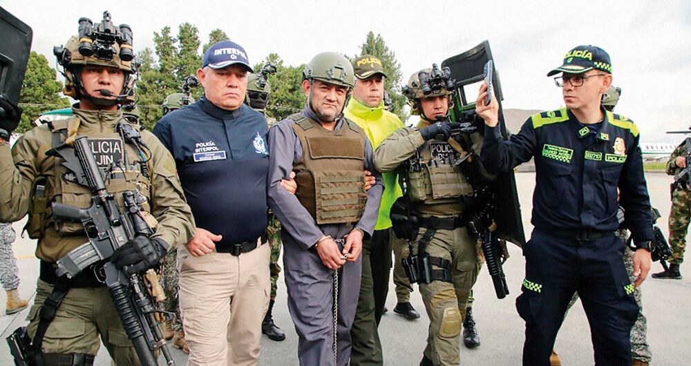 Los herederos del Clan del Golfo podrían entrar en la nueva ley de sometimiento de bandas criminales. En la foto, la extradición de Otoniel