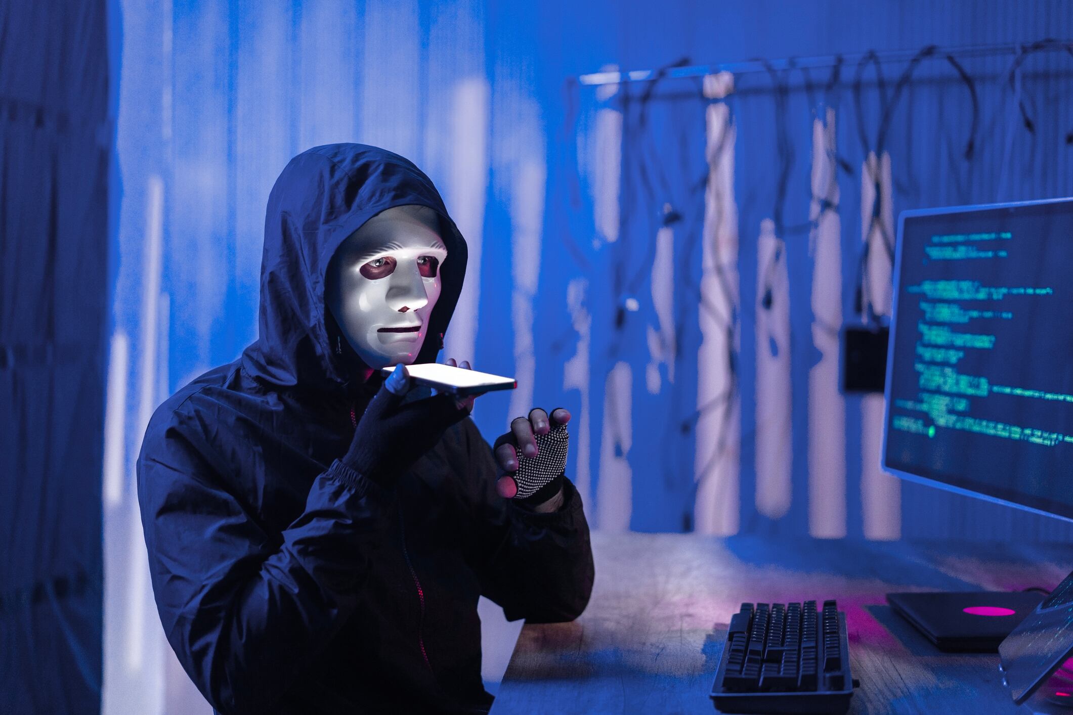 Las intrusiones digitales permiten alterar documentos o borrar información estratégica sin ser detectados.