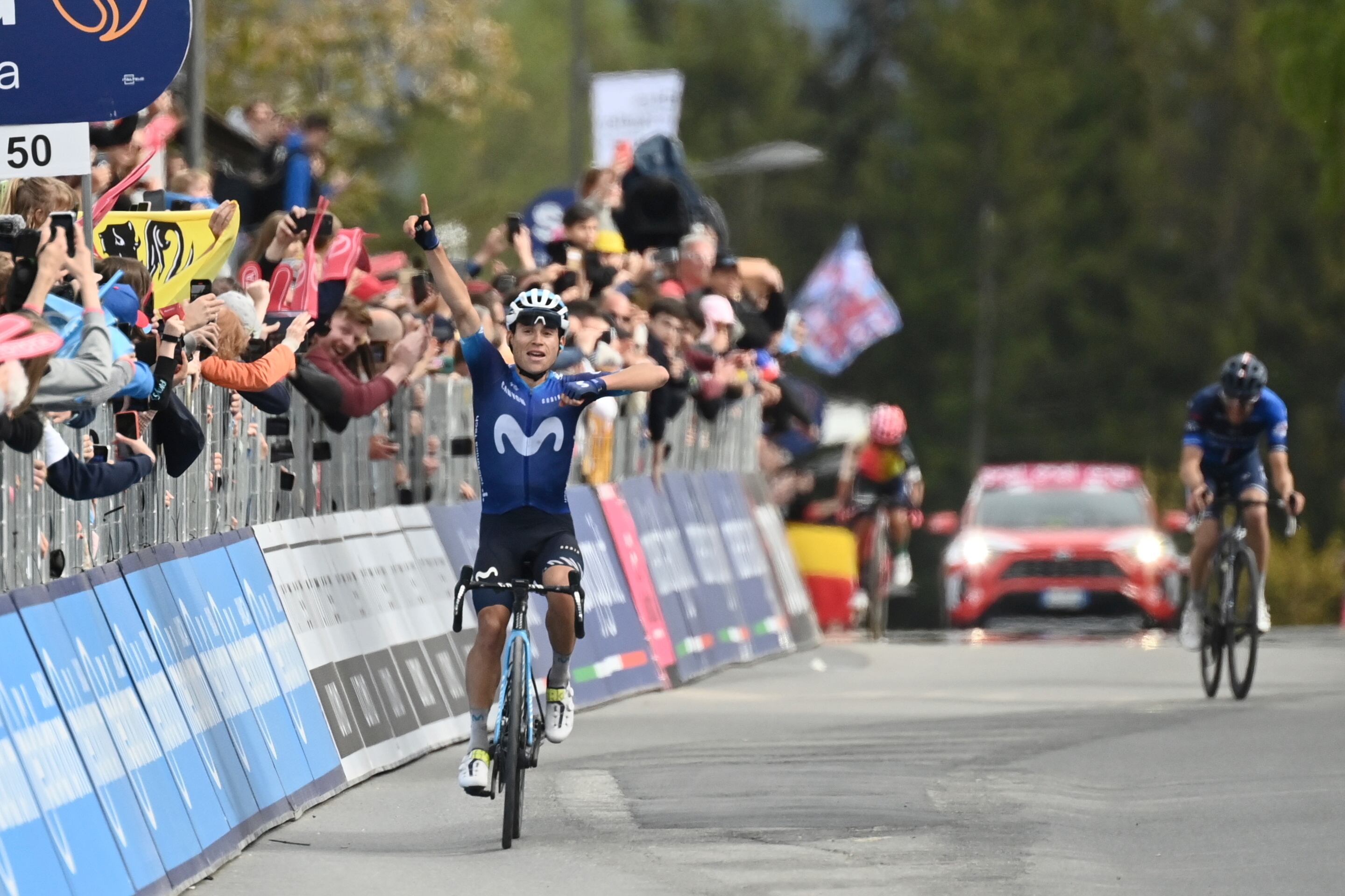 Colombia's Einer Rubio Reyes celebrates winning the 13rd stage of the Giro D'Italia, tour of Italy cycling race, from Borgofranco D'Ivrea to Crans Montana, Friday, May 19, 2023. (Massimo Paolone/LaPresse via AP)