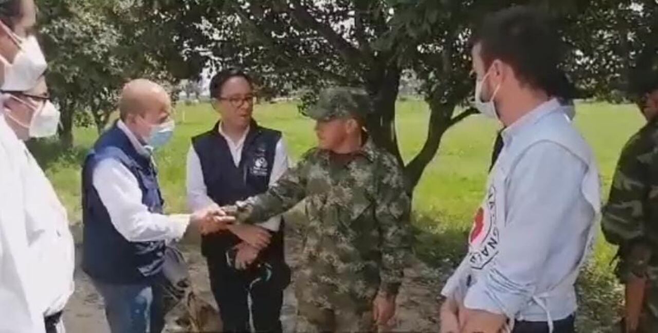 Liberaron al coronel Pedro Enrique Pérez. El oficial fue secuestrado por disidencias de las Farc en el departamento de Arauca y se creía fue asesinado.