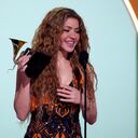 LOS ANGELES, CALIFORNIA - FEBRUARY 02: Shakira accepts the Best Latin Pop Album award for "Las Mujeres Ya No Lloran" onstage during the 67th Annual GRAMMY Awards at Crypto.com Arena on February 02, 2025 in Los Angeles, California. (Photo by Kevin Mazur/Getty Images for The Recording Academy)
