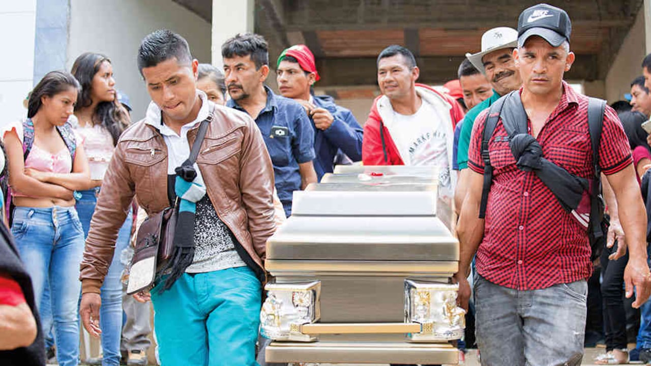 Los indígenas del norte del Cauca han enterrado a 129 líderes asesinados por disidencias en los últimos cuatro años.