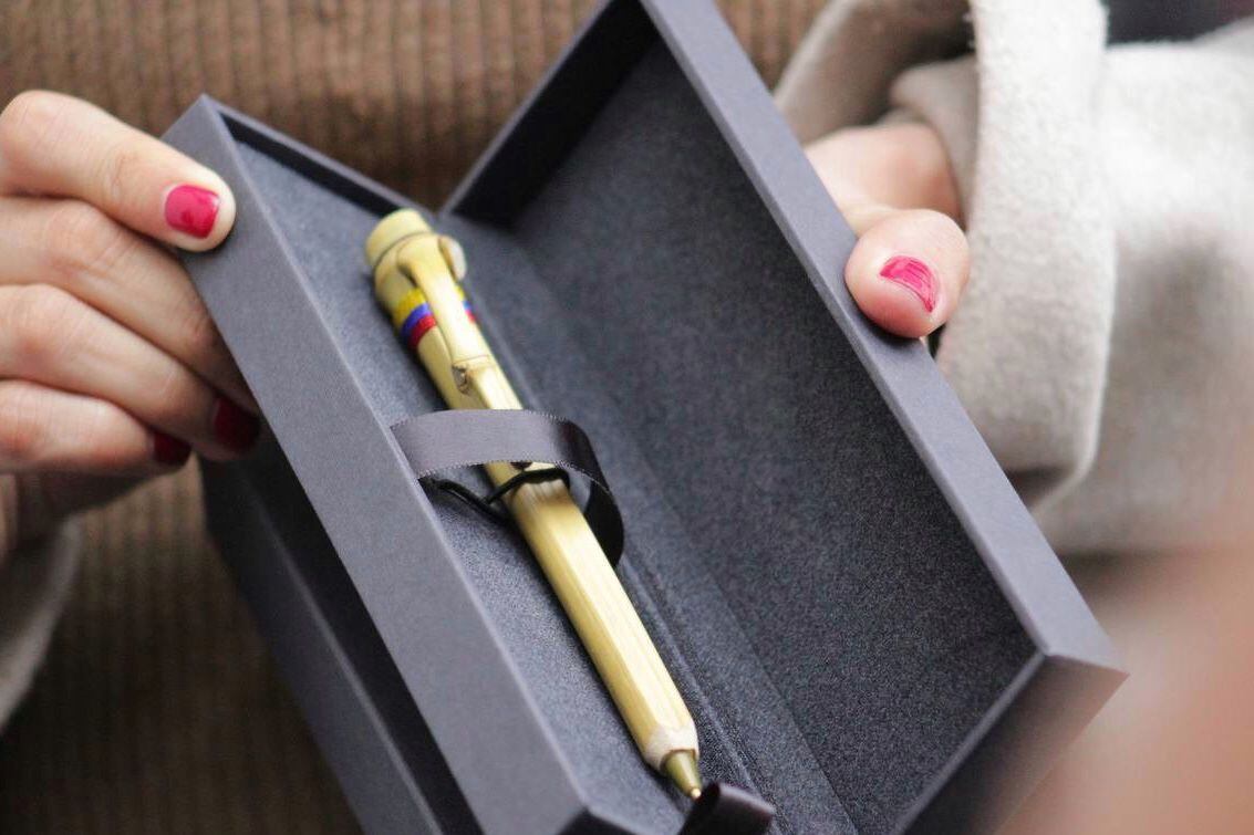 El esfero que Francia Márquez le dio a Gustavo Petro.