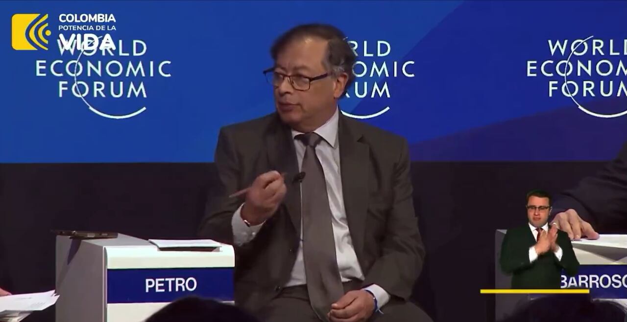 " Esa transformación es la clave este año; durante dos siglos no ha sido posible la transformación del territorio colombiano excluido hacia regiones con prosperidad", dijo Petro.