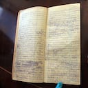 No existe ninguna otra copia del Manuscrito de ‘La Vorágine’ (1922 - 1923). En este cuaderno se puede apreciar el proceso creativo de José Eustasio Rivera. En el borrador se puede observar algunos cambios como el de los nombres de los perros de dólar y Martel por dante y Virgilio. Foto: Álvaro Tavera.