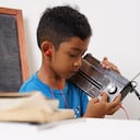 Pódcast El Lado +: A Prender la Onda, el programa de radio que conecta a profesores y estudiantes en el campo colombiano.