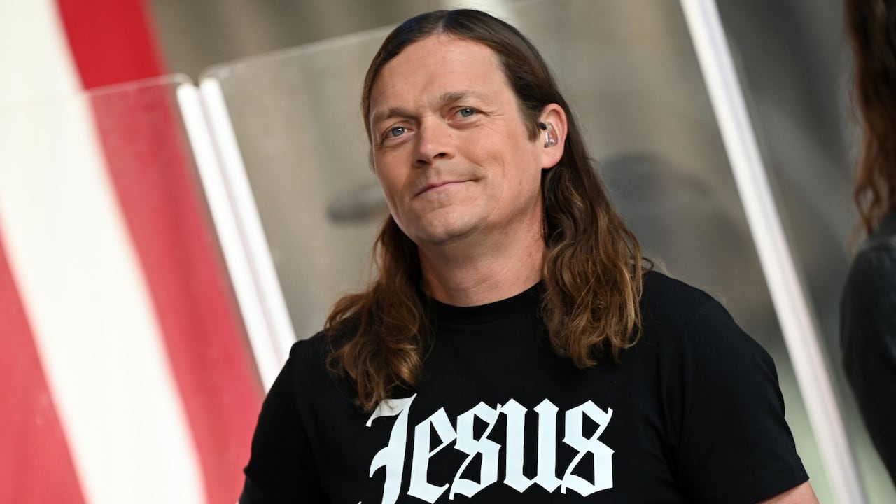 El fallecimiento fue confirmado a través de la cuenta oficial de Instagram de 3 Doors Down.