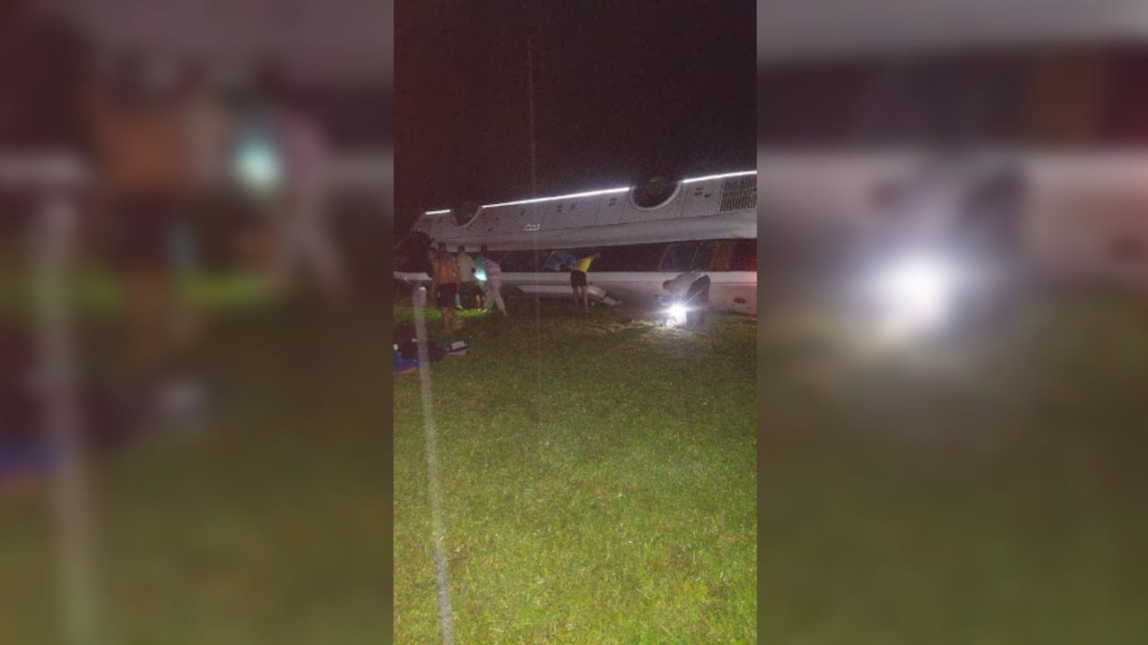 El vehículo donde se transportaba el hermano de Natalia Curvelo y otras personas de la agrupación vallenata