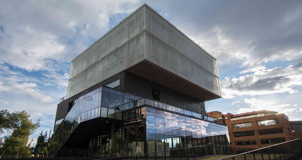 La Universidad Javeriana mantiene sus procesos de inscripción en línea.