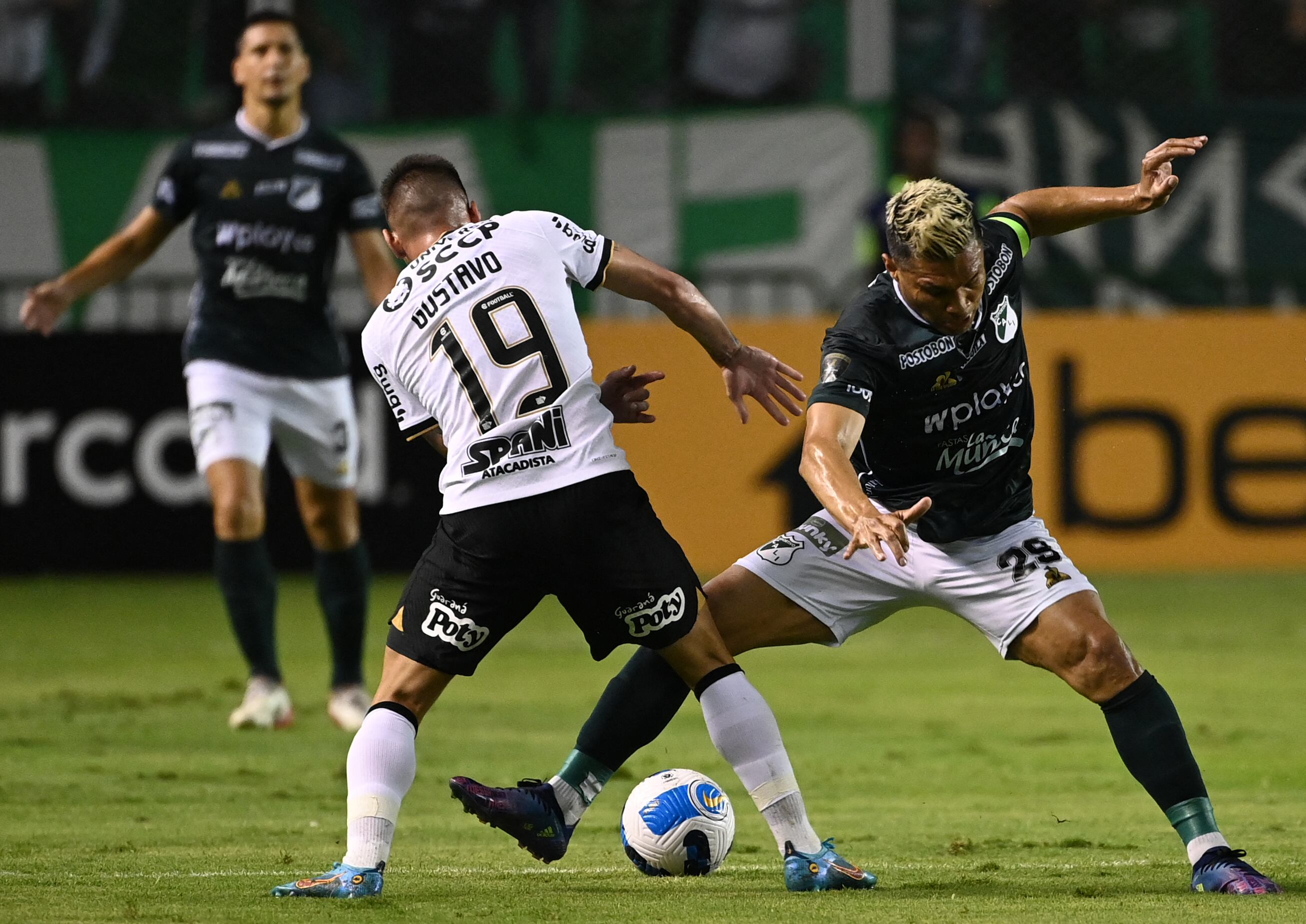 Deportivo Cali se le plantó a Corinthians en casa