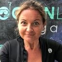 Elisabeth nació en Australia hace 37 años. Ha trabajado como instructora de buceo en Maldivas, Fiyi, Sint Maarten y República Dominicana.