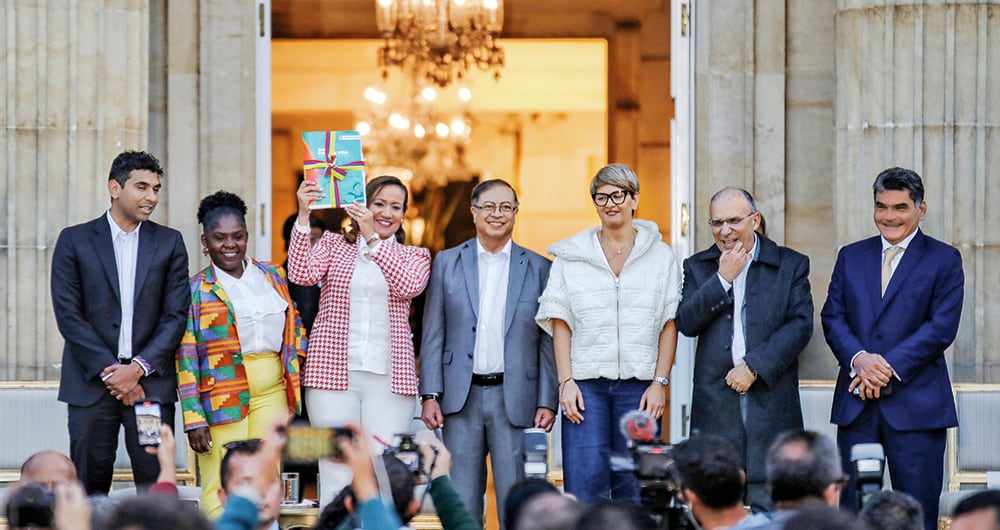 El texto de la reforma a la salud fue finalmente radicado el lunes de esta semana, en un simbólico acto liderado por el presidente Gustavo Petro, la ministra de Salud, Carolina Corcho, y los presidentes de Senado y Cámara.