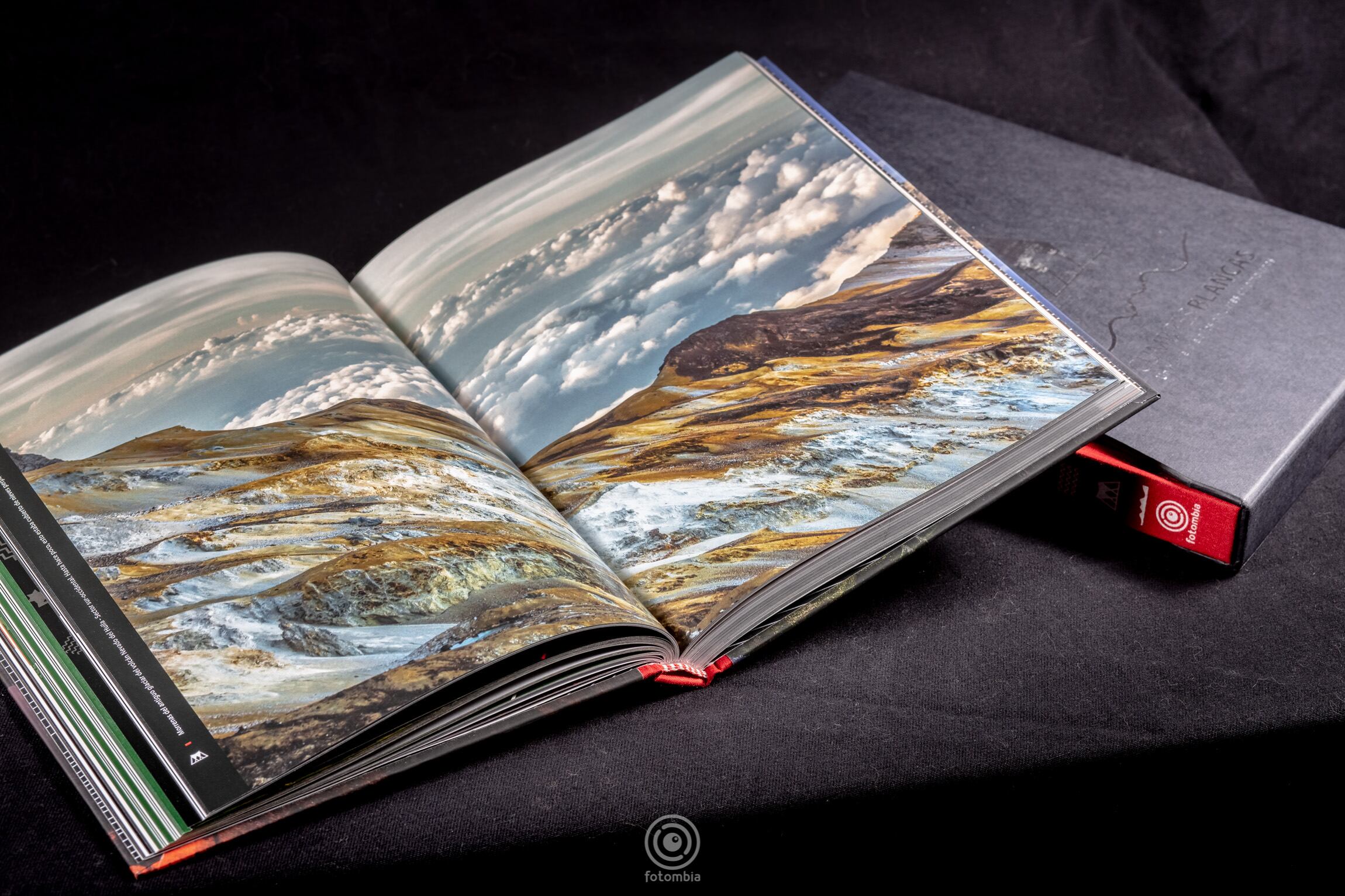 Morrenas en el Volcán Nevado del Huila, un glaciar extinto que actualmente está deshielado.