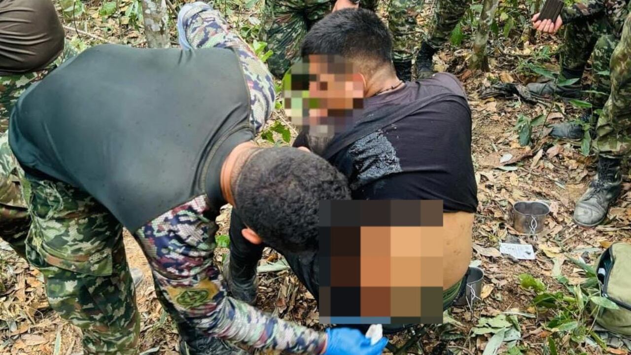 Durante la operación, uno de los integrantes de este grupo armado fue capturado, encontrándose gravemente herido.