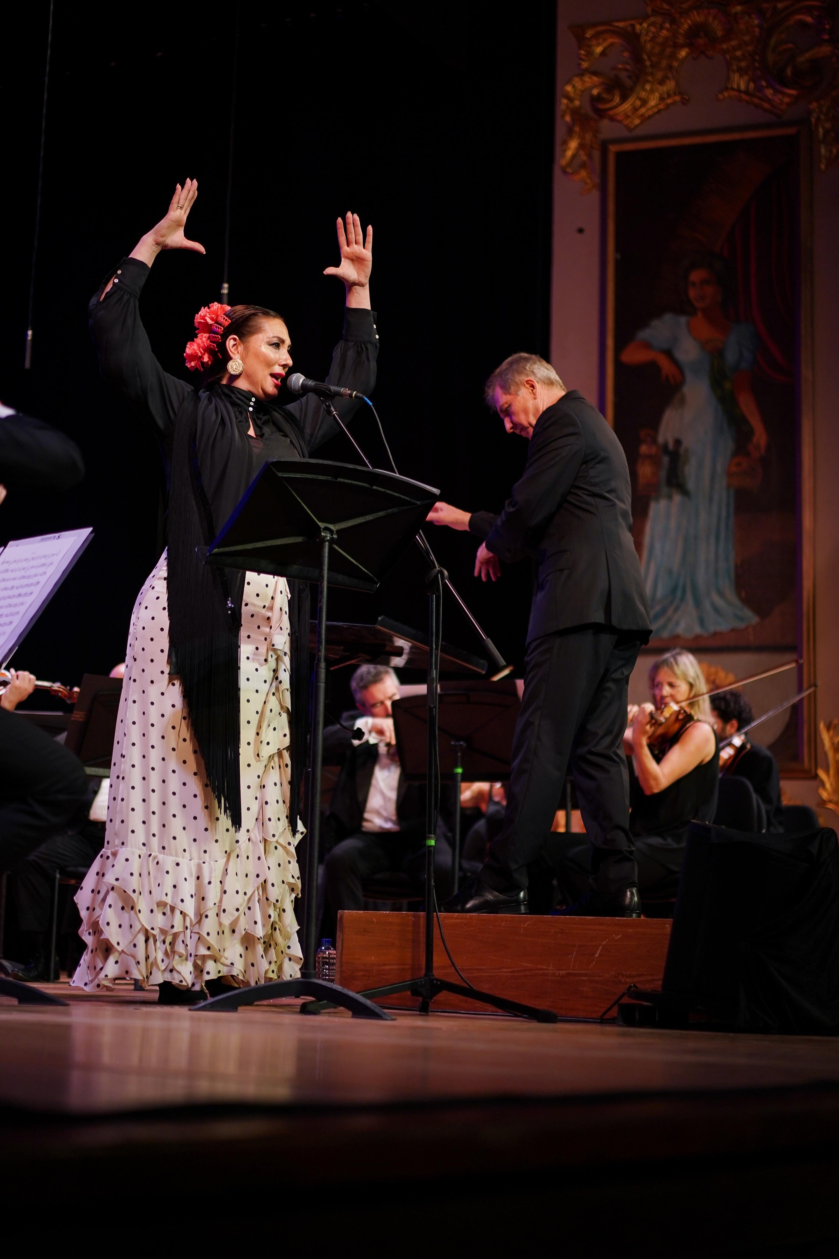 Heredia también llevó a Cartagena la obra maestra de otro ícono de la cultura española, el compositor Manuel de Falla. El miércoles 8 de enero, también en el Adolfo Mejía, cantó El amor brujo junto a la Orquesta Sinfónica de Castilla y León, bajo la batuta del suizo Thierry Fischer.