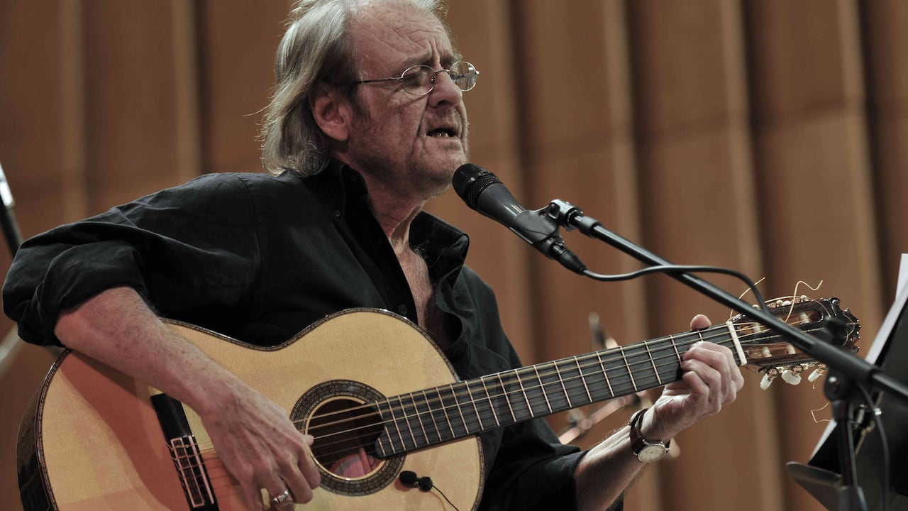 Luis Eduardo Aute fue un artista multifacético, aunque realmente hizo fama como cantautor.