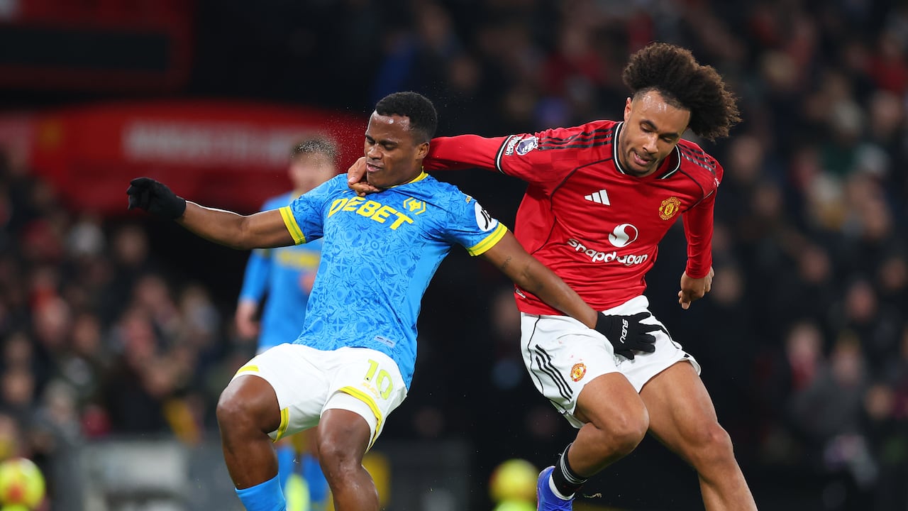 Jhon Arias con Joshua Zirkzee