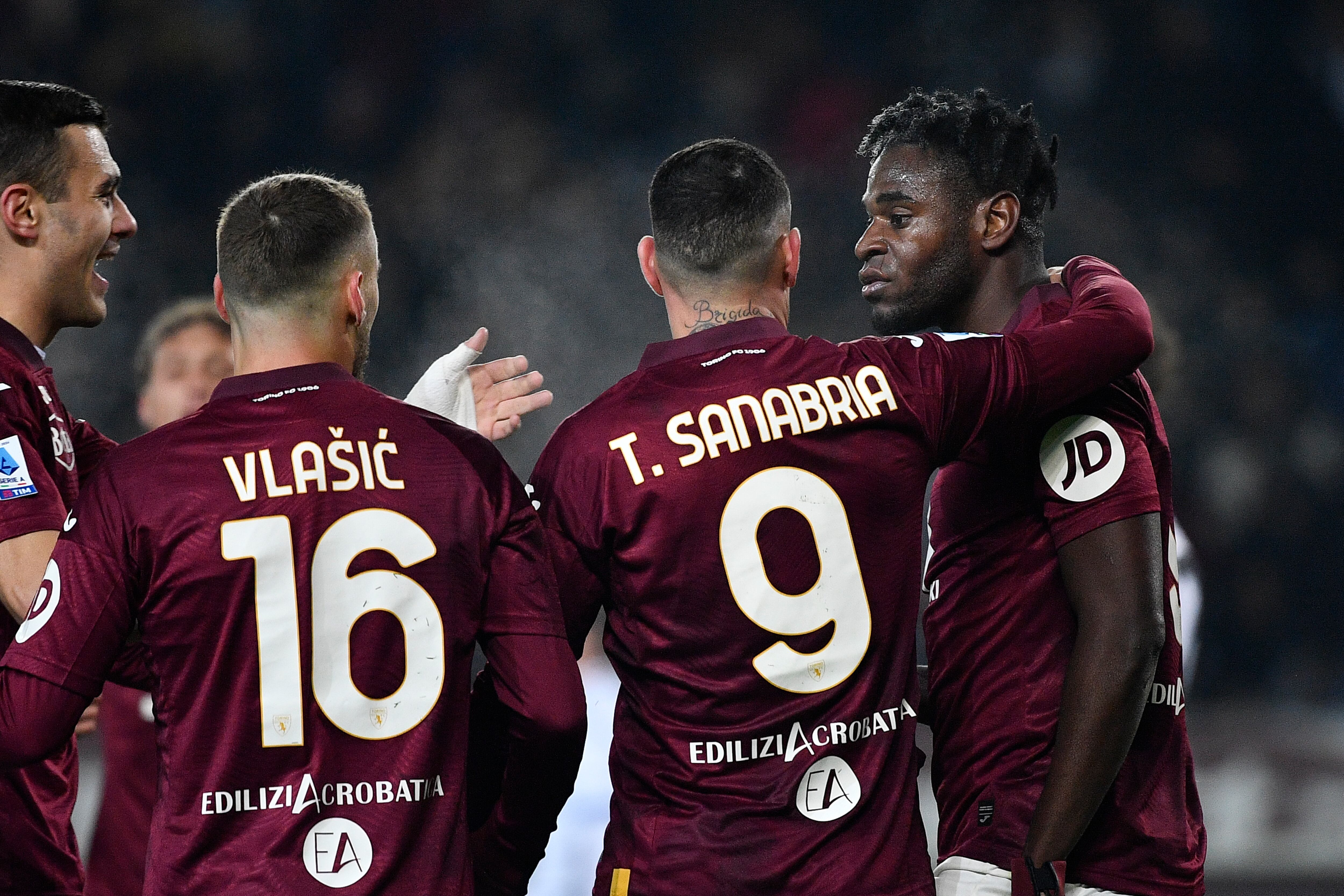 TURIN, ITALY - DECEMBER 4: Duvan Zapata of Torino FC celebrates a goal during the Serie A TIM match between Torino FC and Atalanta BC at Stadio Olimpico di Torino on December 4, 2023 in Turin, Italy. (Photo by Stefano Guidi/Getty Images)