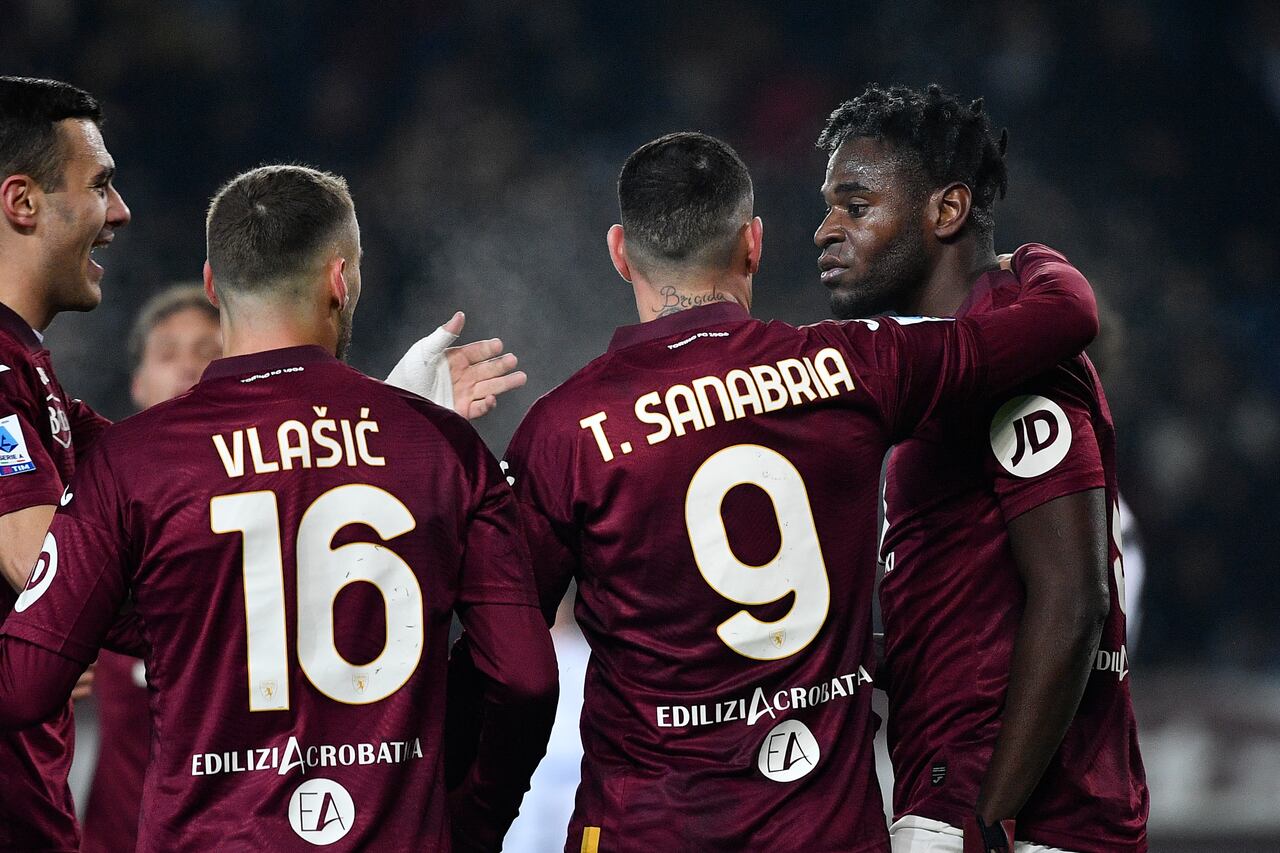 TURIN, ITALY - DECEMBER 4: Duvan Zapata of Torino FC celebrates a goal during the Serie A TIM match between Torino FC and Atalanta BC at Stadio Olimpico di Torino on December 4, 2023 in Turin, Italy. (Photo by Stefano Guidi/Getty Images)