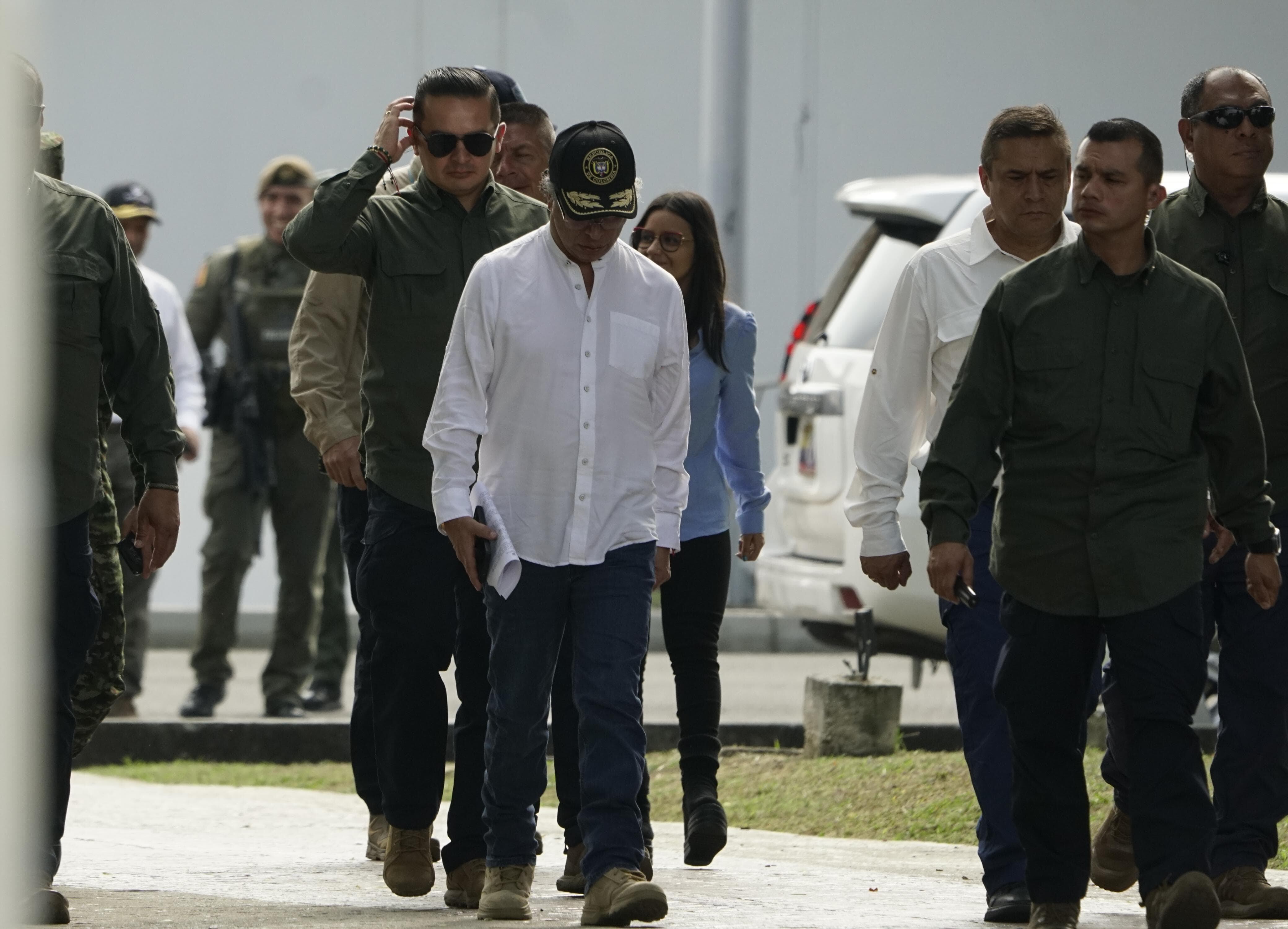 Llegada del presidente Gustavo Petro a la Base Aéroespacial Marco Fidel Suárez. Foto Jorge Orozco.