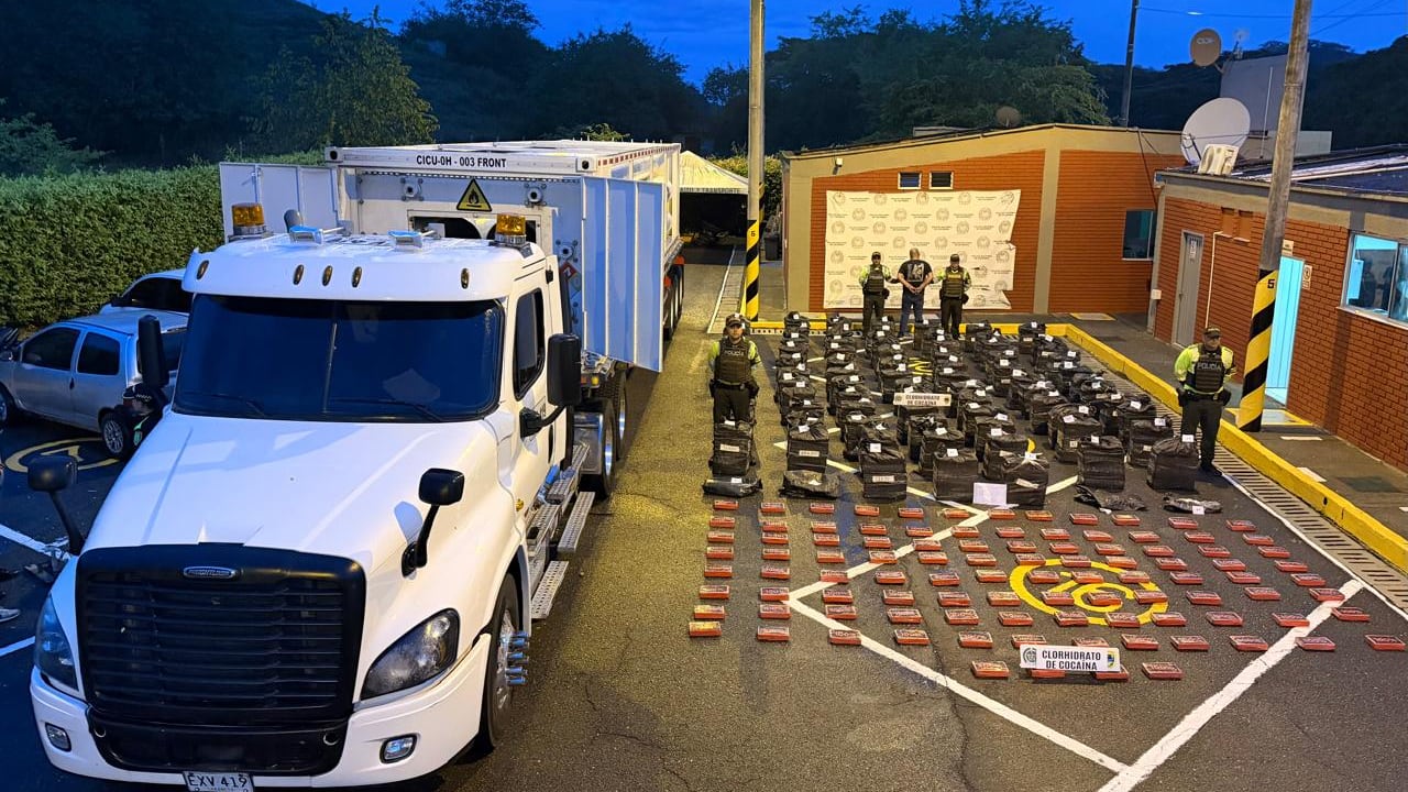 En este camión eran transportados, al parecer, 2.5 toneladas de clorhidrato de cocaína.