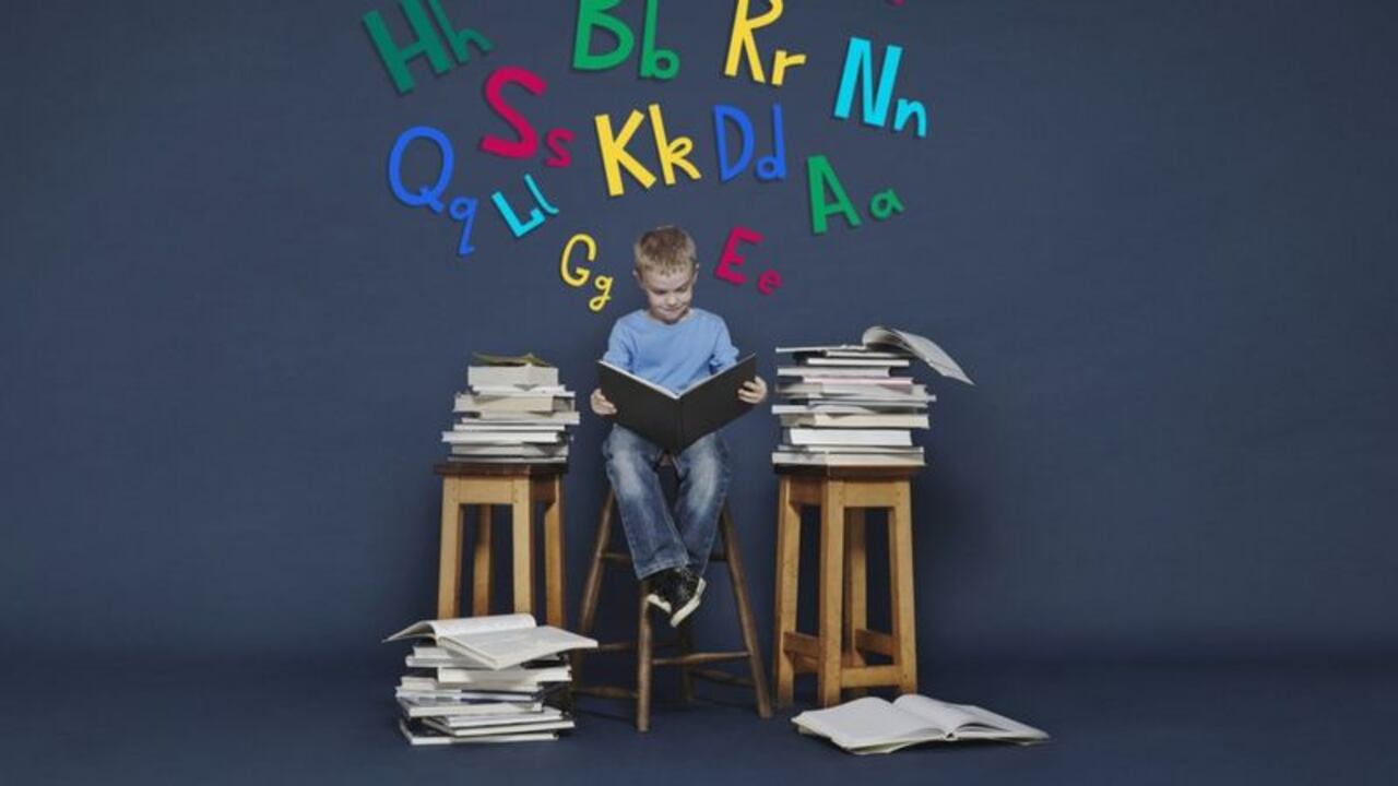 Dada la enorme cantidad de beneficios que tiene la lectura en voz alta, quizás valga la pena hacerlo en algunas ocasiones, aunque nos demore más tiempo.