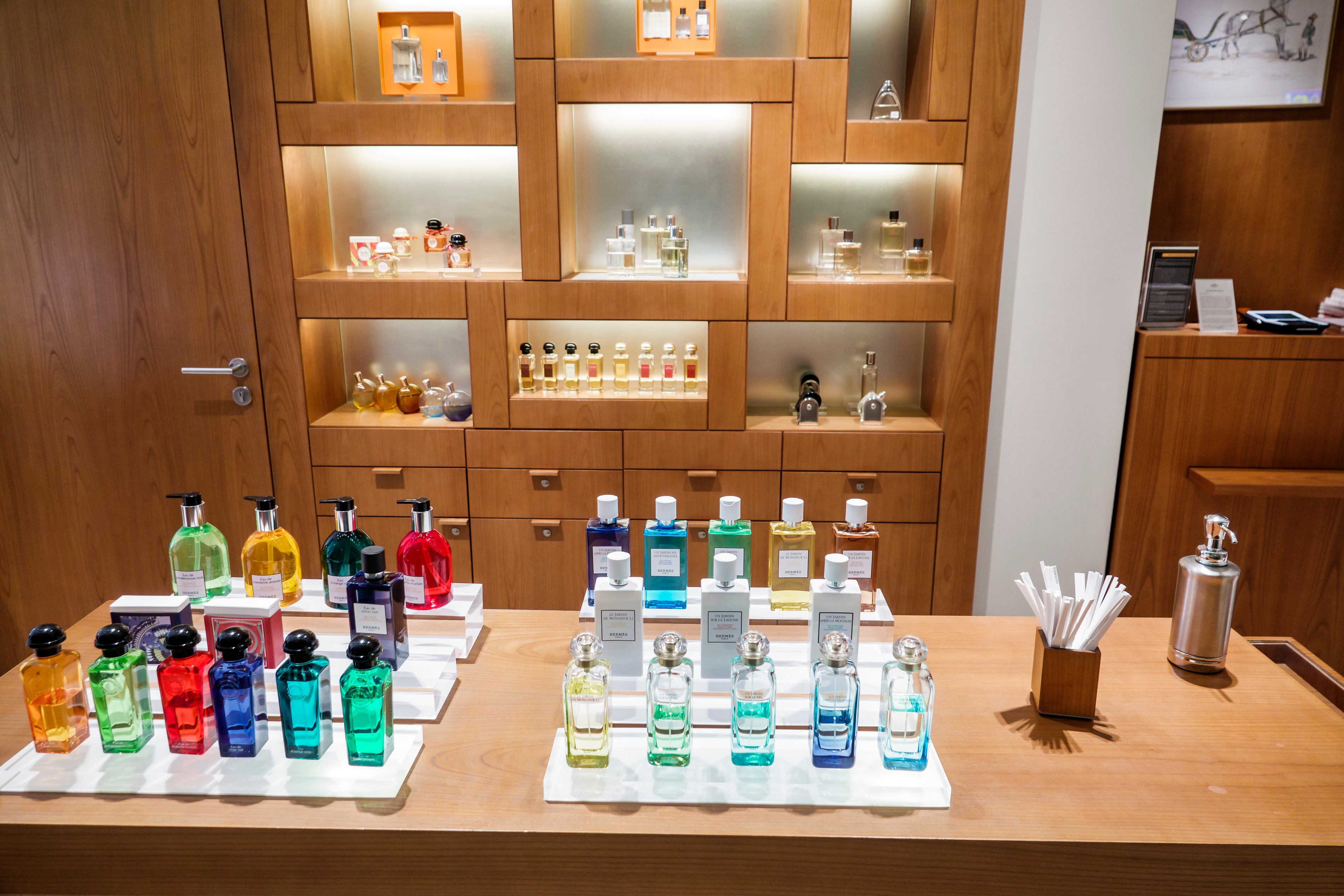 Según Eric du Halgouët, director financiero de Hermès, esta segunda subida busca compensar completamente el impacto de los nuevos aranceles sin afectar la rentabilidad de la empresa.