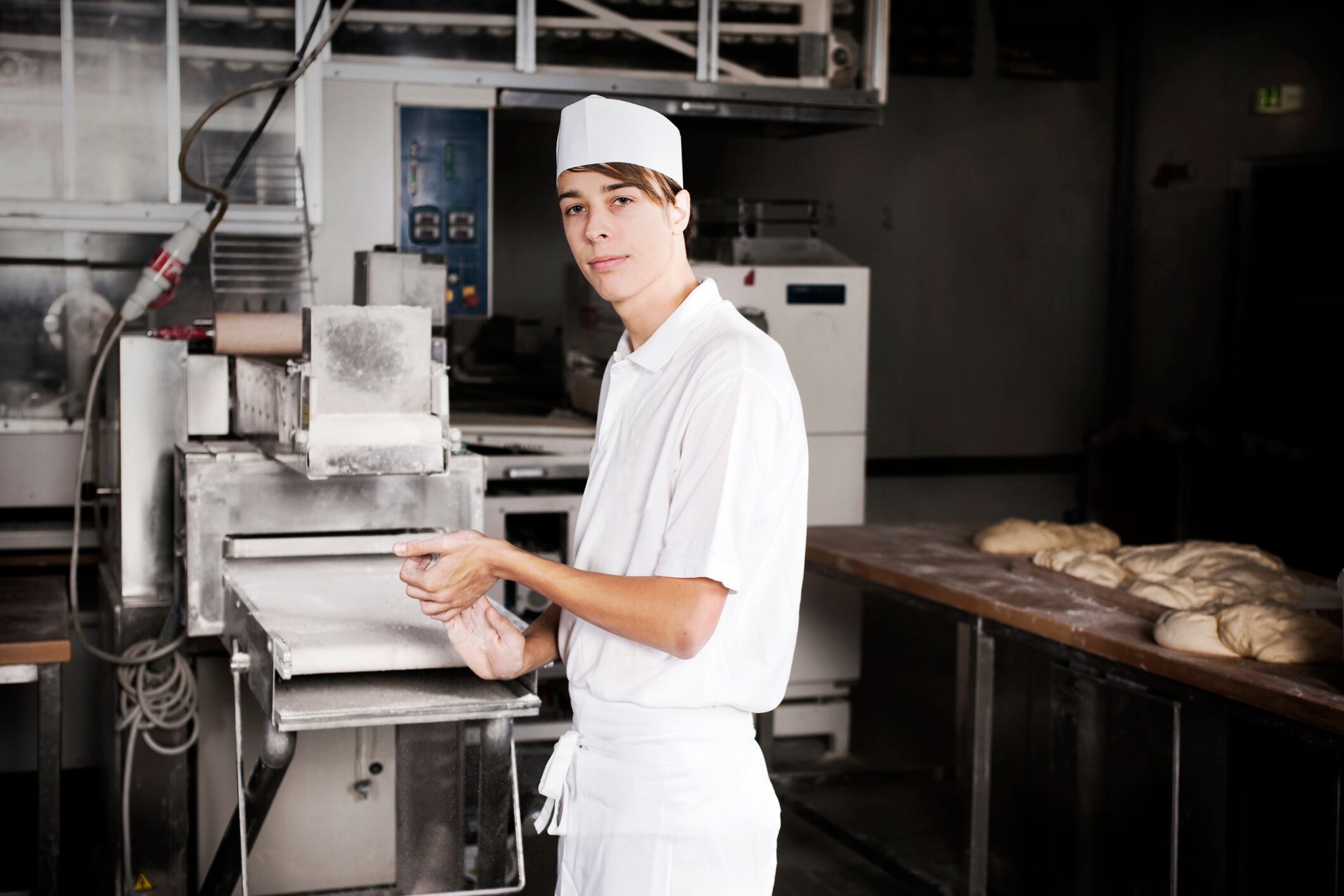 La familia Ellen colabora activamente en las operaciones diarias de Everything Just Baker, desde compras y preparaciones hasta logística y presencia en redes sociales.