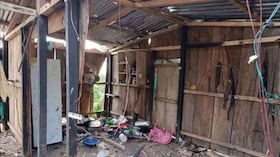 Casas destruída en la guerra en el Catatumbo, situación reportada este martes 4 de agosto por periodistas de Norte de Santander, Colombia.