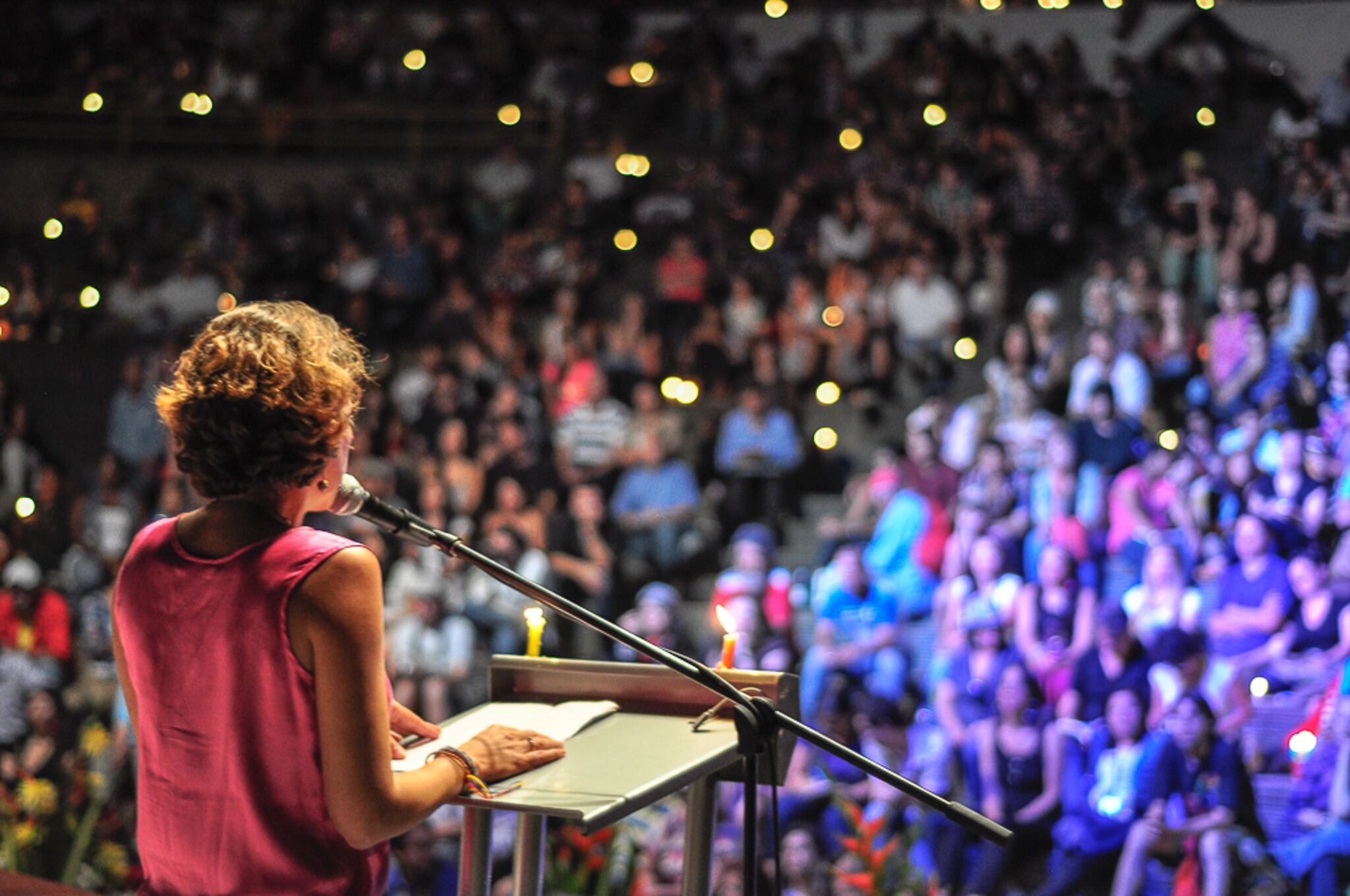 Del 13 al 20 de julio se realizarán lecturas de poemas en diversas locaciones de Medellín, como bibliotecas, teatros, casas de cultura y parques.