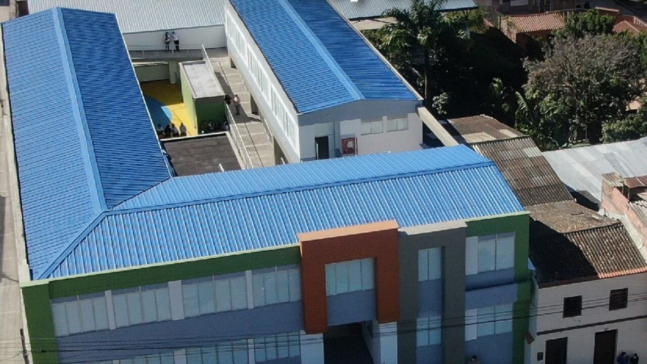 Así luce la fachada del nuevo colegio para la población de Enciso, Santander