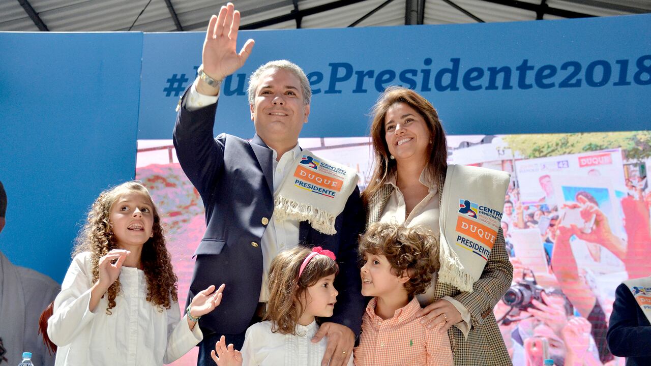Iván Duque Márquez y su familia, en un evento de campaña del Centro Democrático, en Bogotá, Colombia. Foto: Diana Rey Melo
