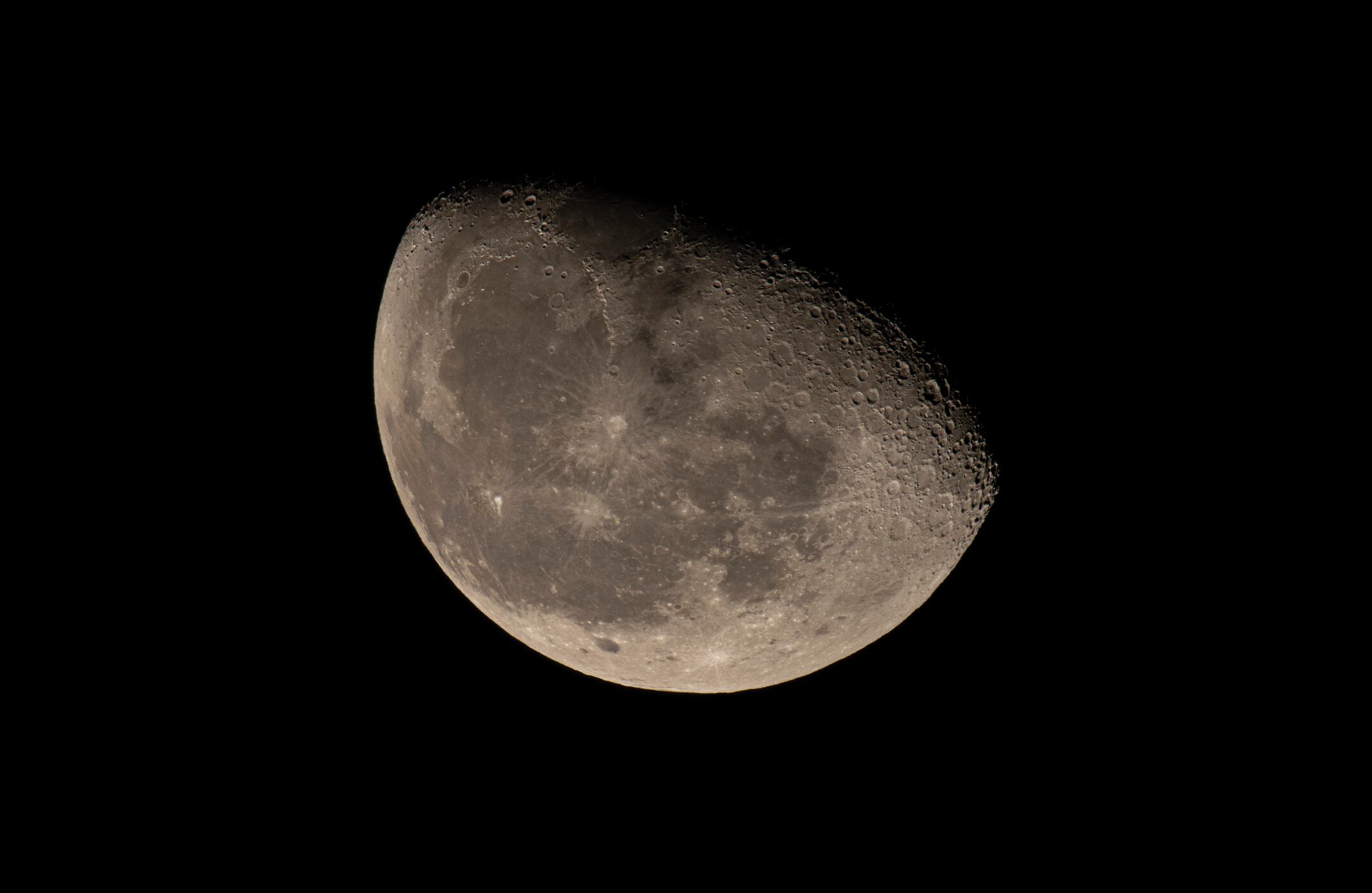 Los expertos descubren nuevos detalles sobre la geología del lado oculto de la Luna, gracias a las muestras obtenidas por la misión Chang’e-6.
