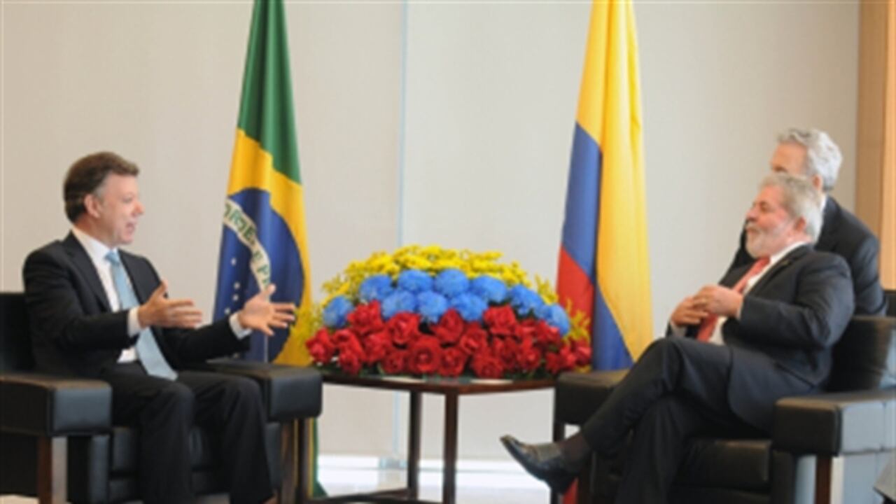 Los presidentes de Colombia, Juan Manuel Santos y de Brasil, Luiz Inácio Lula, durante su reunión en el palacio de Planalto, Brasilia.