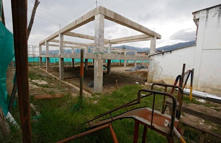 Estas son las ruinas de la escuela que tumbaron en Turmequé.