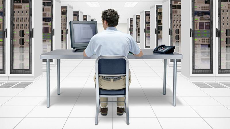 Millones de personas trabajan en todo el mundo haciendo posible la Inteligencia Artificial. Foto: Getty Images.